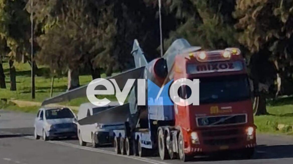 Χαλκίδα: Φωτογραφίες από τη μεταφορά αεροπλάνου