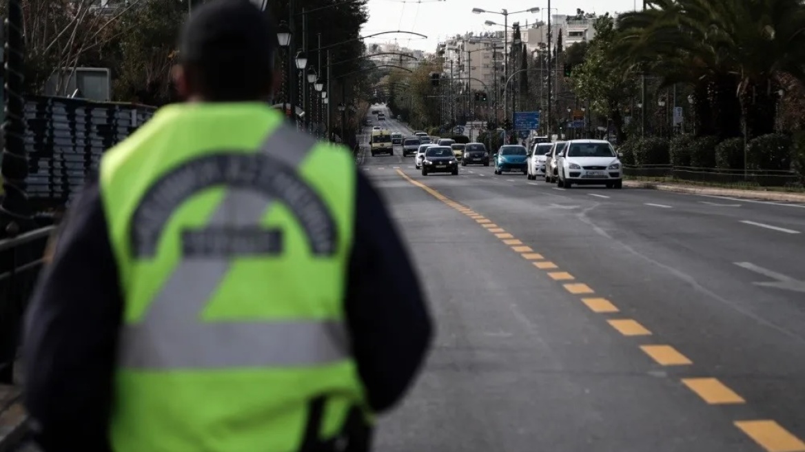 Τα... καρφιά της Τροχαίας δουλεύουν για το καλό μας!