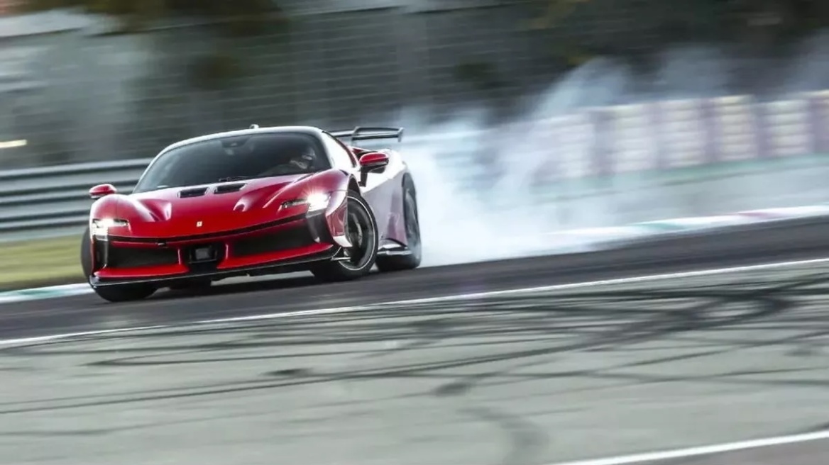 Το νέο τιμόνι της Ferrari σε κάνει… μάγκα!