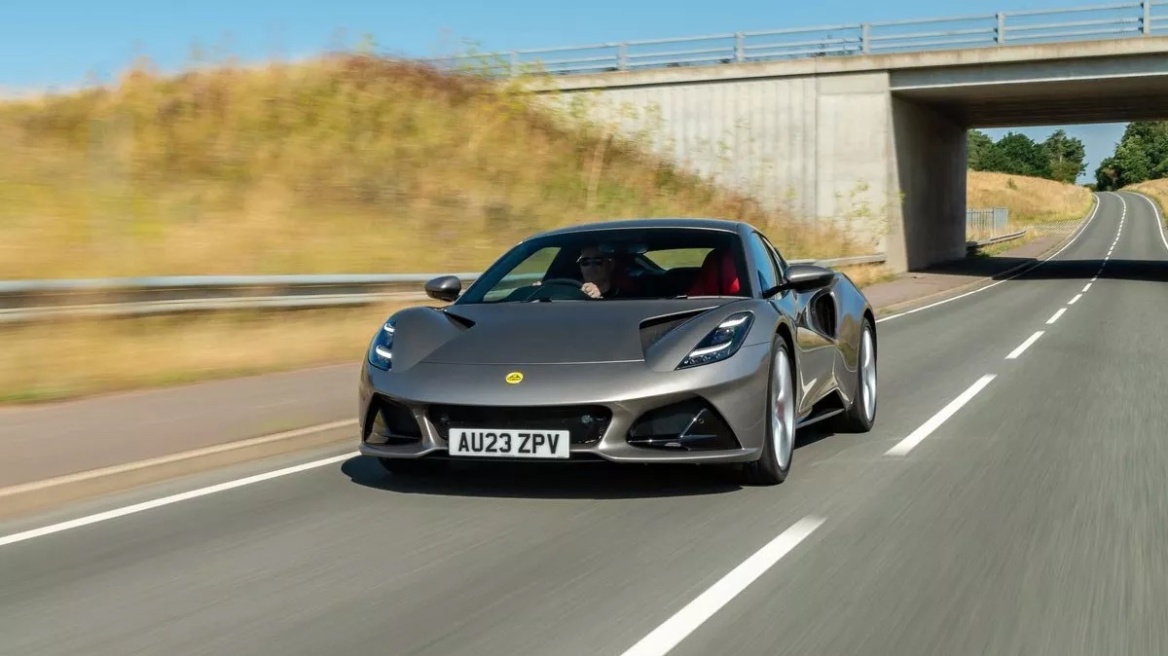 Η πρώτη Lotus Emira με το δίλιτρο κινητήρα που έβαλε Ελληνικές πινακίδες! - Πόσο κοστίζει;