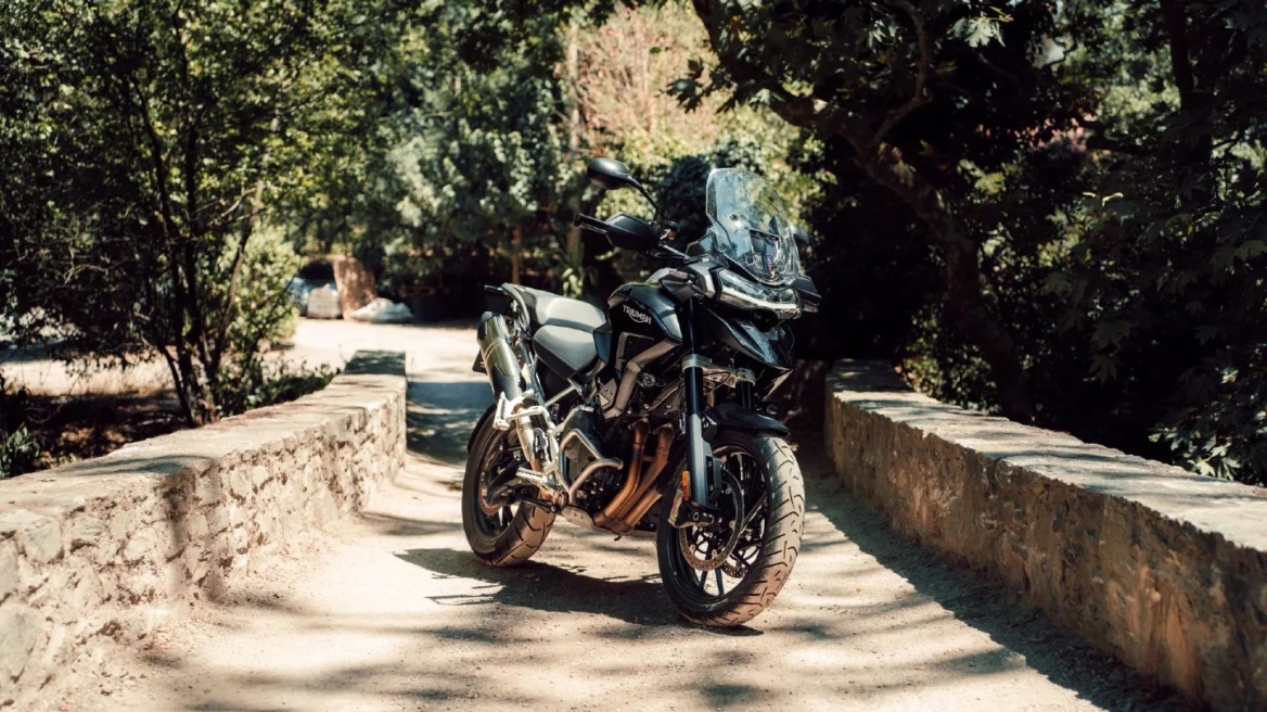 Triumph Tiger 1200 GT Pro με… Bonus τον Αύγουστο (+video)