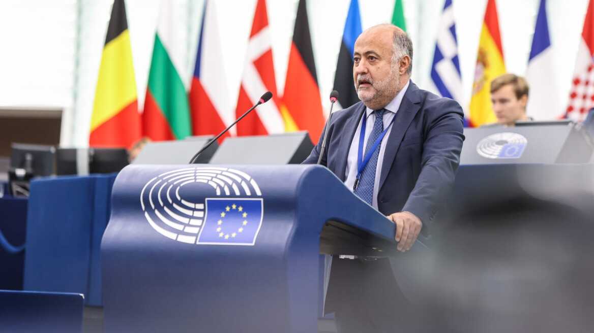 Κομισιόν για ερώτηση Τσιόδρα: Έρχεται νομοθετικό πλαίσιο για την προστασία των καταναλωτών στο ψηφιακό περιβάλλον