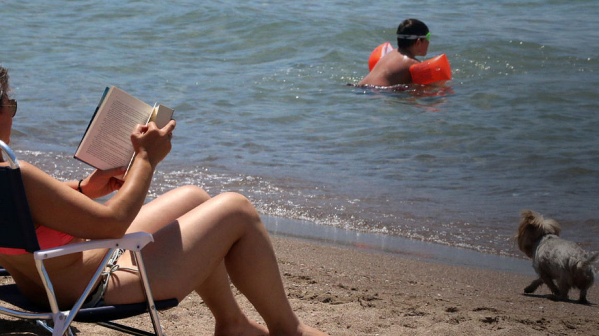 Πόσα πρέπει να ξοδέψει μια οικογένεια για ένα μπάνιο στην Αττική 