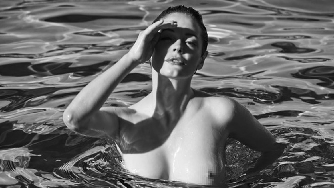 Rose McGowan: Τόπλες στο "Flaunt"