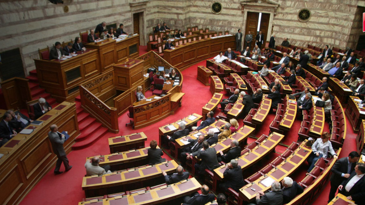 Βουλή: Αντί για τον προϋπολογισμό συζητούν για τον Πρόεδρο και το Salon de Bricolage