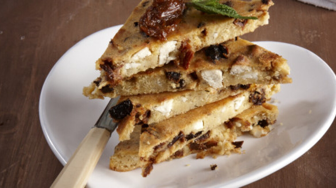 Κουρκουτόπιτα με λιαστές ντομάτες