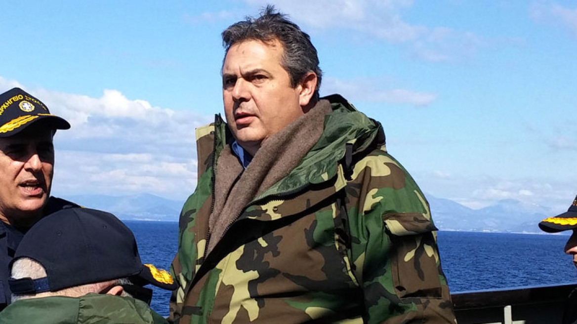 Ο Καμμένος επιμένει ότι θα κλείσει το στρατόπεδο της Καλαμάτας