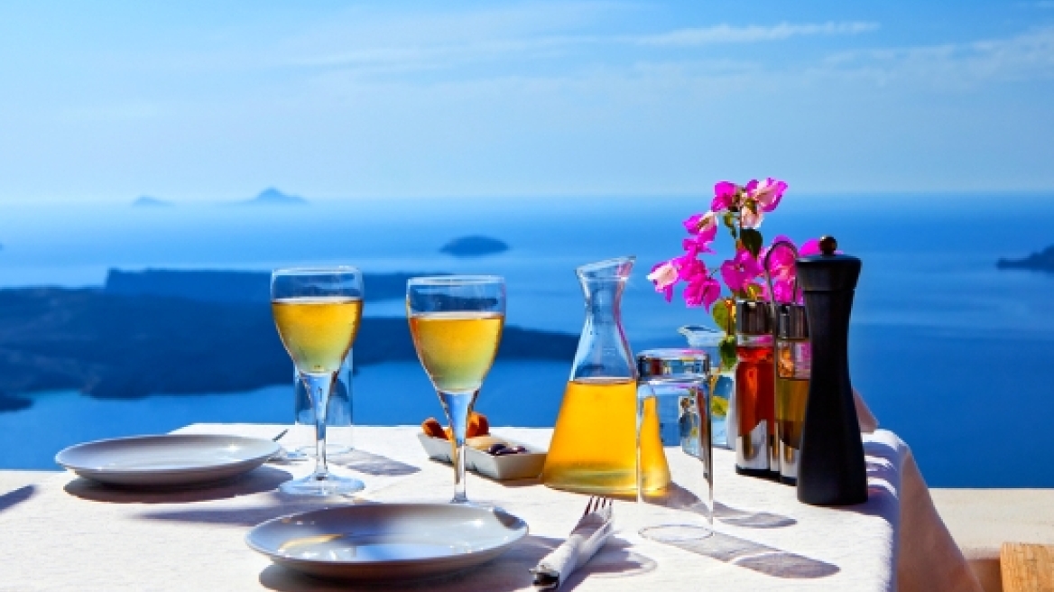 Oι 10 καλύτεροι προορισμοί στην Ευρώπη για τους λάτρεις του κρασιού- ανάμεσά τους η Σαντορίνη