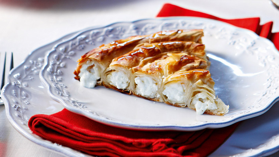 Χωριάτικη στριφτή τυρόπιτα