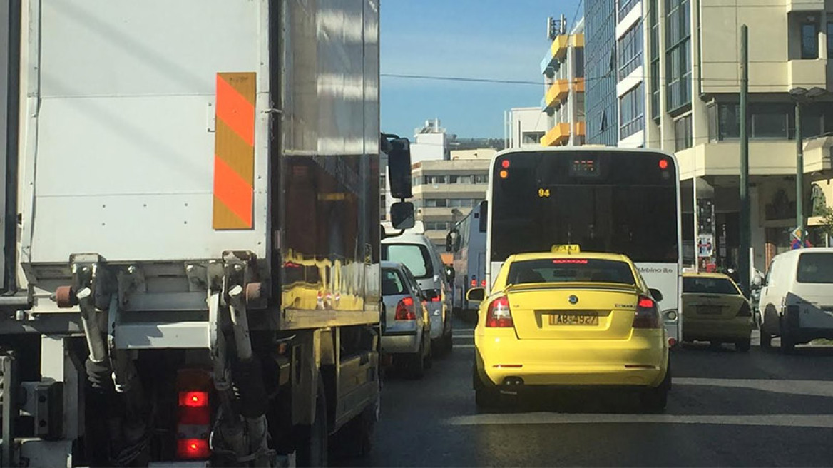 Παρασκευή ταλαιπωρίας στους δρόμους: Απεργία σήμερα σε μετρό, τραμ, ηλεκτρικό