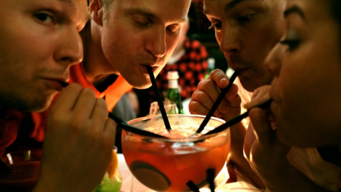 Τι κάνει το αλκοόλ στο σώμα και το μυαλό