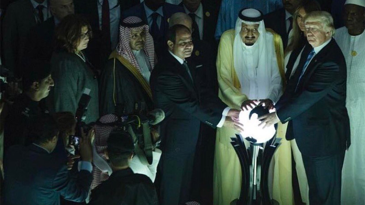 Ο Τραμπ αποκαλύπτει: Τους είπα να μην χρηματοδοτούν τους εξτρεμιστές κι αυτοί «έδειξαν» το Κατάρ