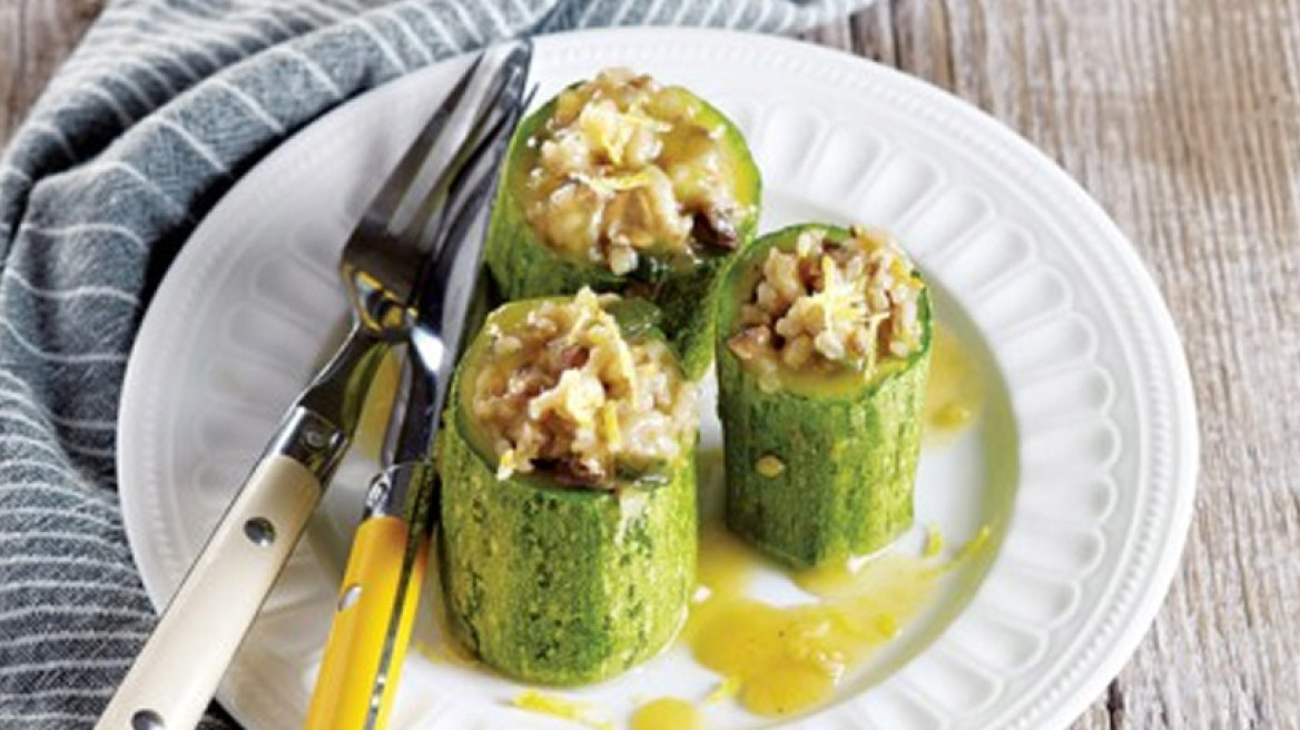 Κολοκυθάκια γεμιστά με ρύζι και μανιτάρια