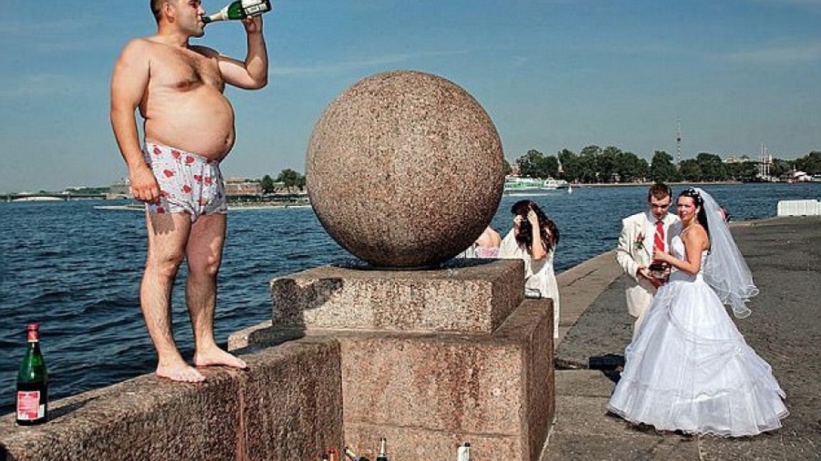 Οι φωτογραφίες γάμου των Ρώσων τα... σπάνε