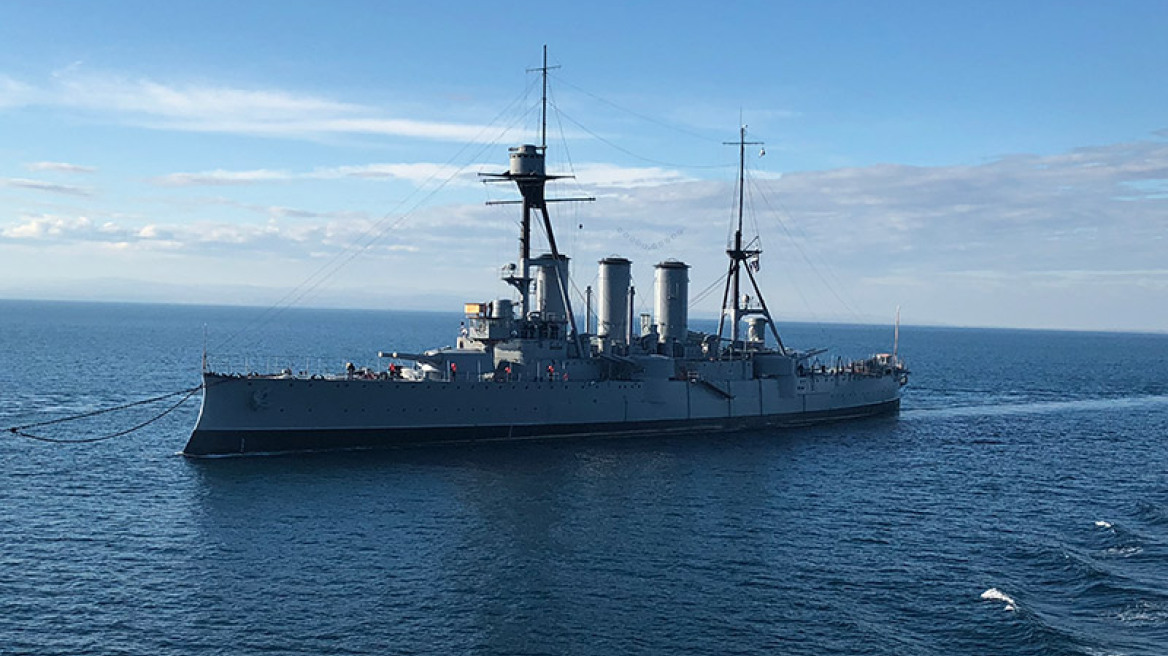 Φωτογραφίες: Επέστρεψε στο Τροκαντερό το θωρηκτό «Αβέρωφ»