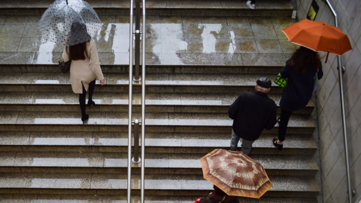 Χαλάει ο καιρός το Σαββατοκύριακο με καταιγίδες και θυελλώδεις νοτιάδες