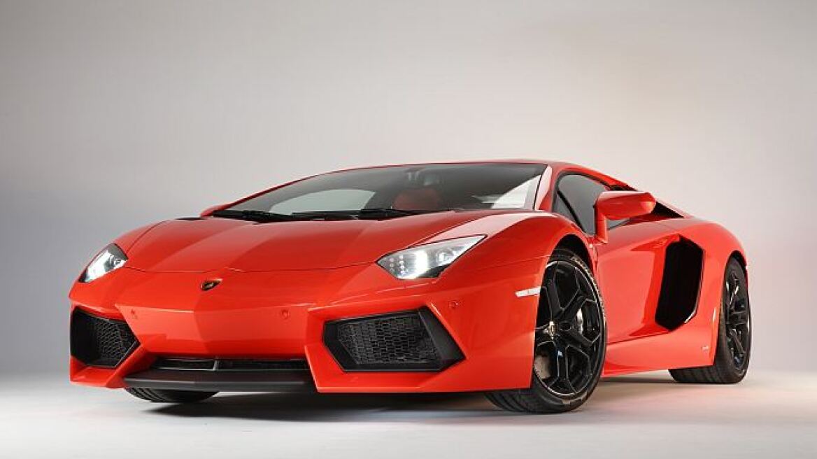 Χαμός για την Lamborghini Aventador!