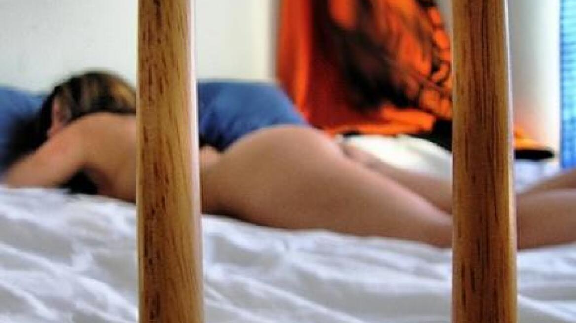 Οι "λησταρχίνες" έπεσαν πάνω σε γυμνή και το έβαλαν στα πόδια