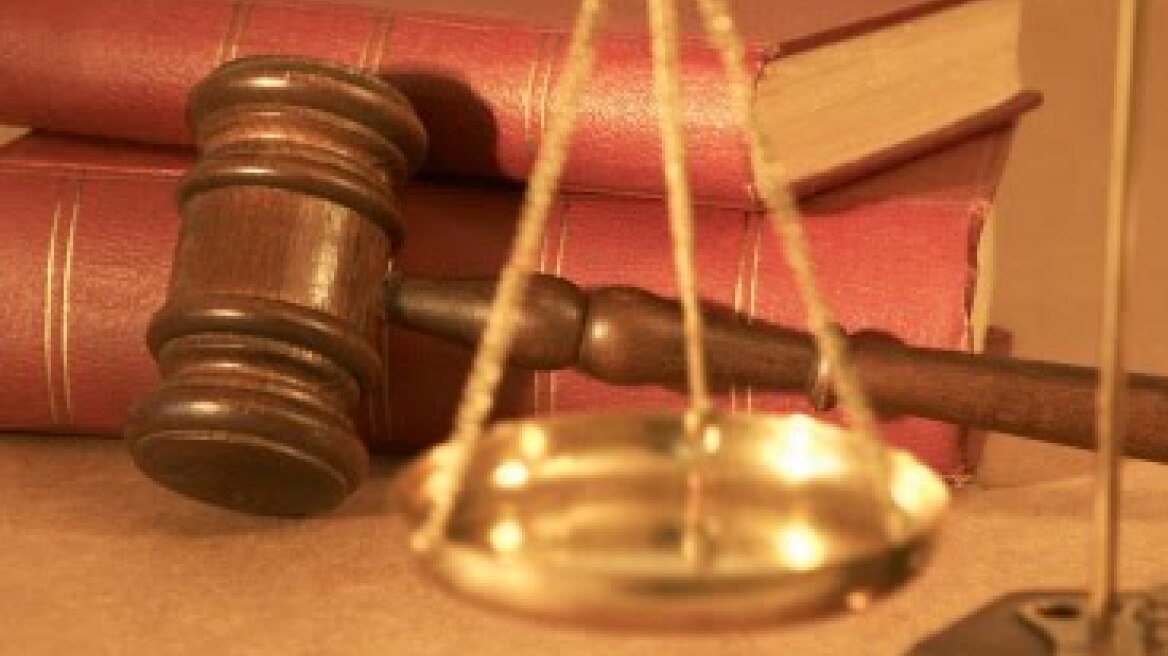 Σε "λευκή απεργία" προχωρούν οι δικαστές