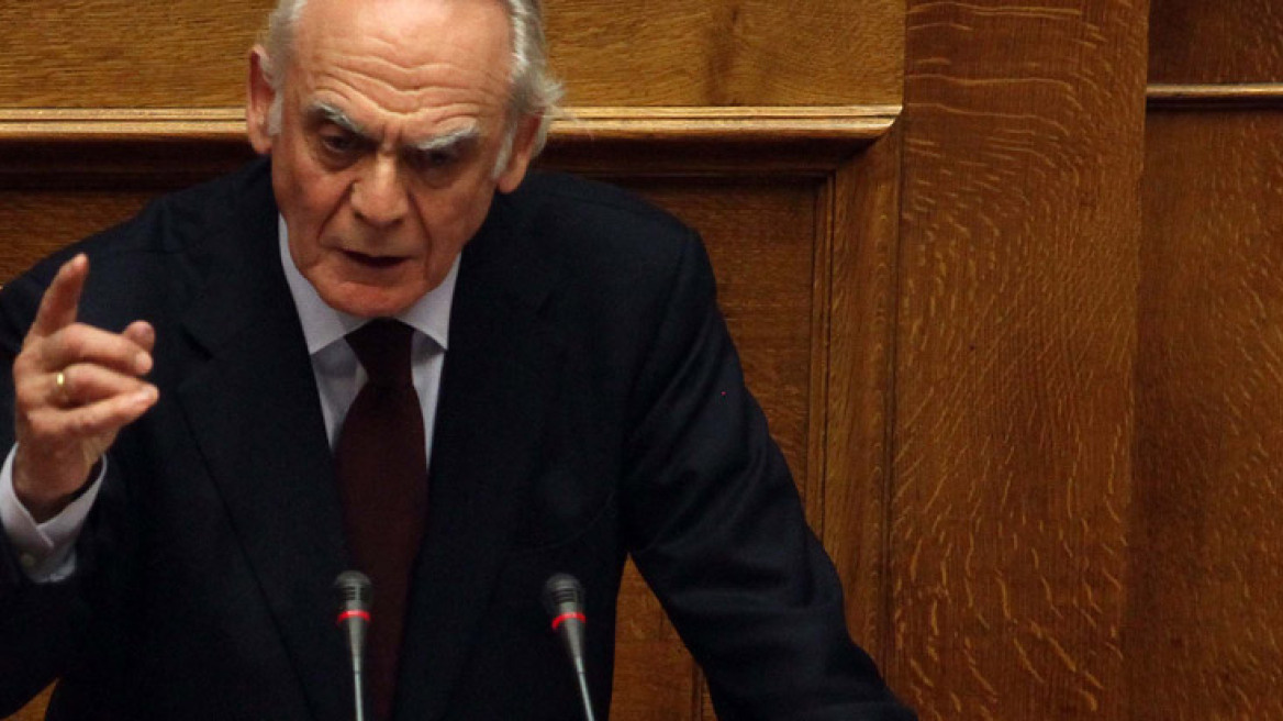 It's everyone's fault but Akis'