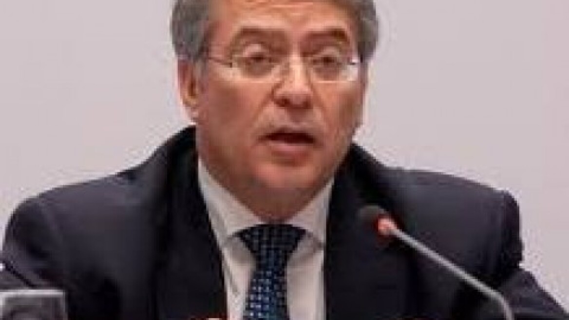 Κατά της αναδιάρθρωσης ο Α. Ταμβακάκης