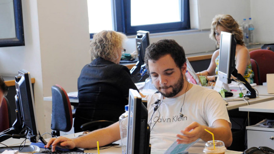 “Να πέσουν κι άλλο οι μισθοί στον ιδιωτικό τομέα…”