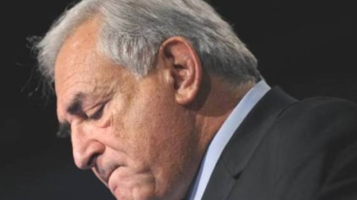 Ντομινίκ, παραιτήσου!