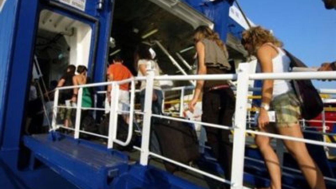 Ψηφίστηκε η ρύθμιση για φθηνότερα ακτοπλοϊκά εισιτήρια