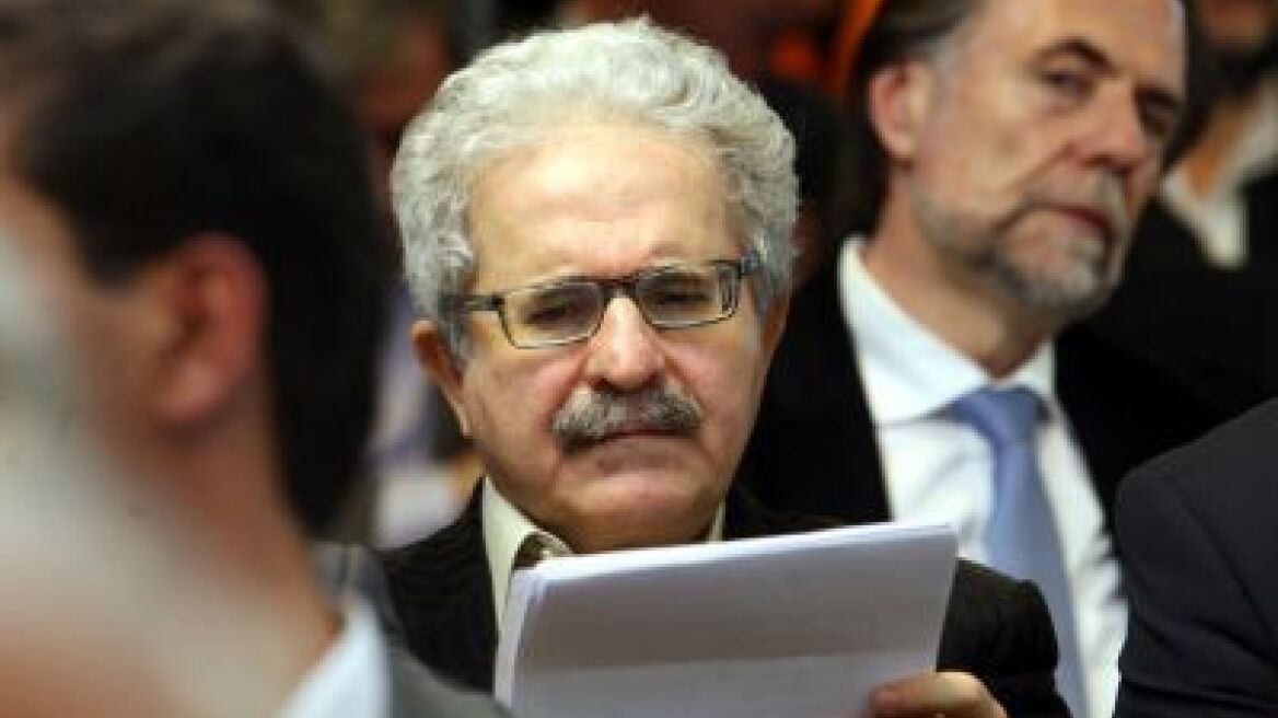 Νέα επιστολή-βόμβα για Μαξίμου