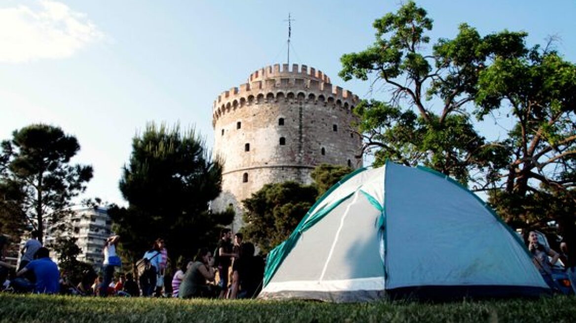 Απομακρύνθηκαν οι «Αγανακτισμένοι» από τον Λευκό Πύργο 