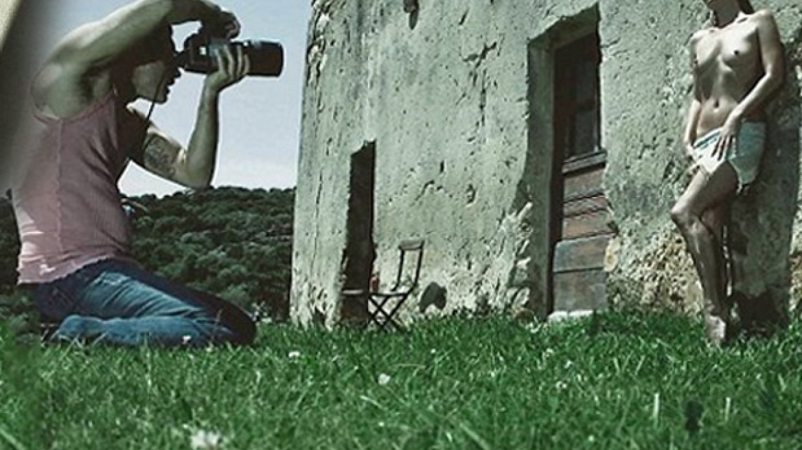 Η Kate Moss γδύνεται μετά το γάμο της