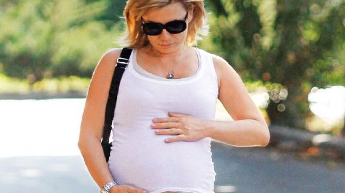 Σε λίγες ημέρες μανούλα η Κατερίνα Καραβάτου