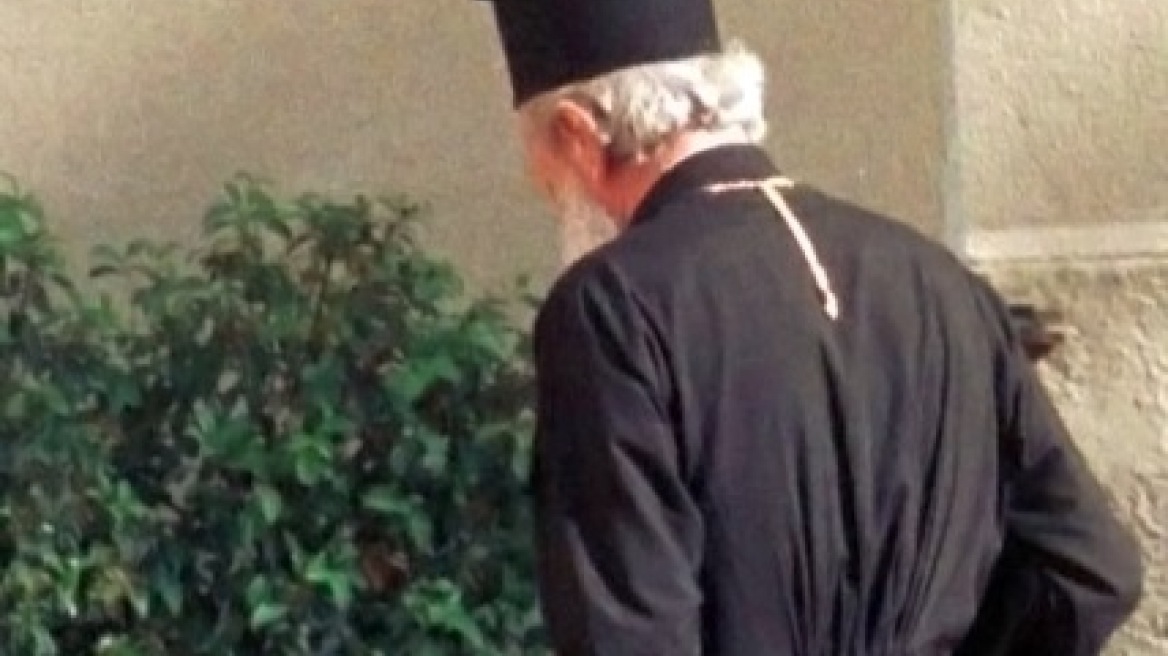 Αμαλιάδα: 29χρονος εξαπατούσε παπάδες!