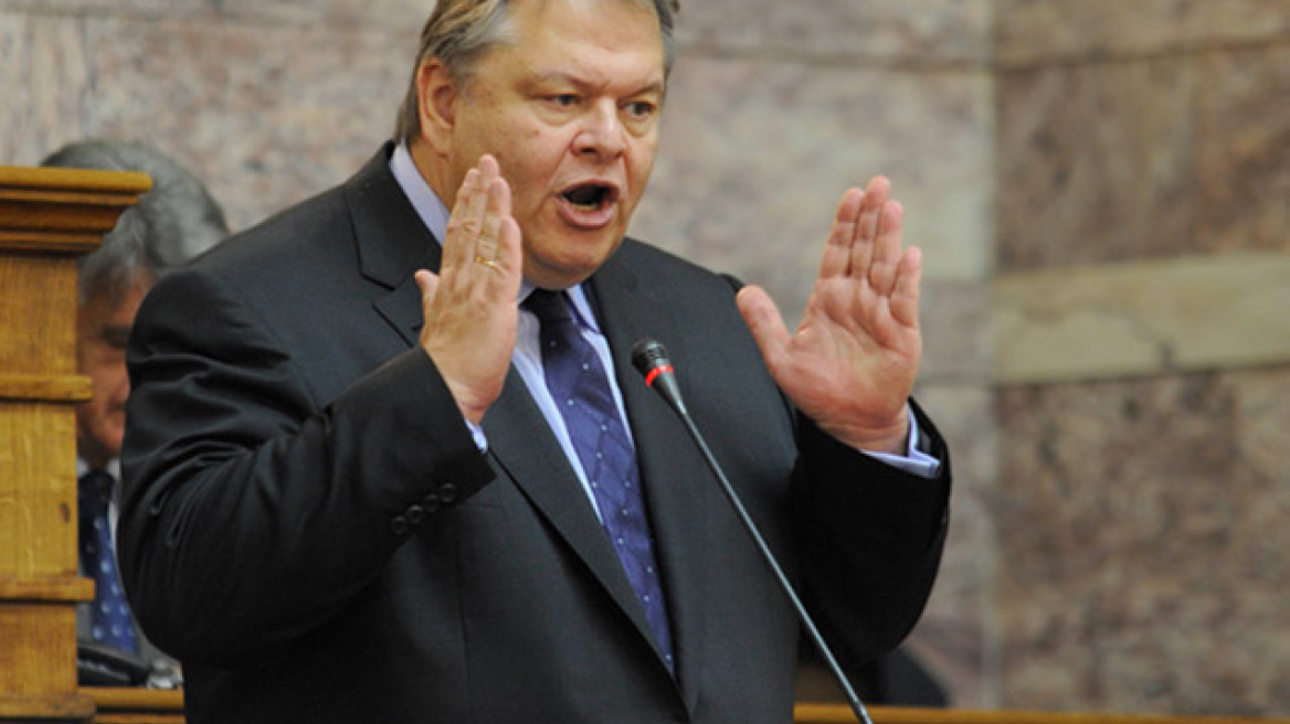 «Με ελληνικό δίκαιο μια αναγκαστική ανταλλαγή ομολόγων»