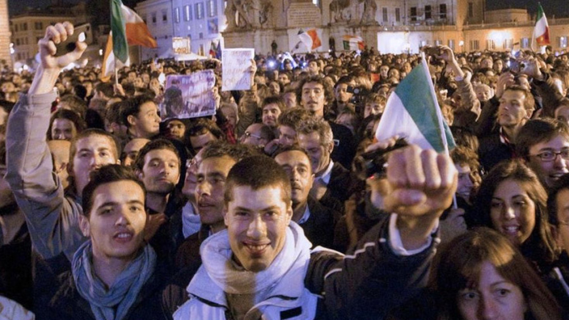 Ιταλία: πάρτι για την αποχώρηση Μπερλουσκόνι!