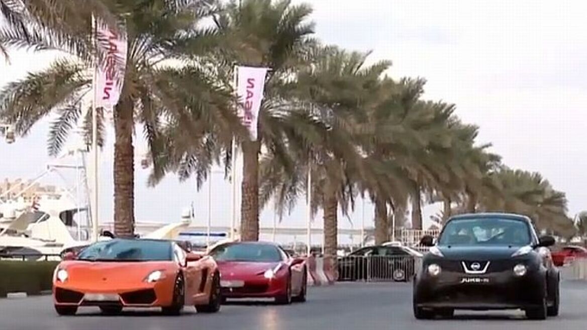 Video: Supercars VS Nissan Juke-R