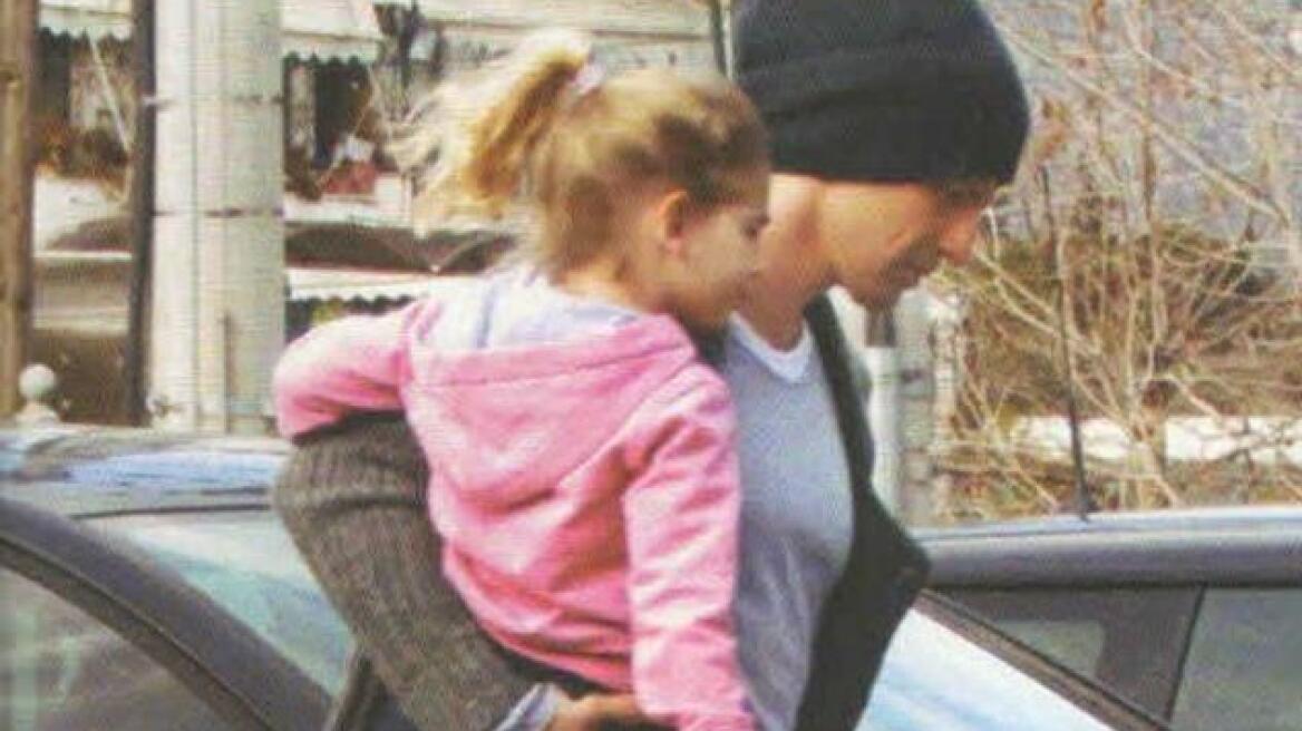 Για shopping με τις γυναίκες της ζωής του ο Σάκης 