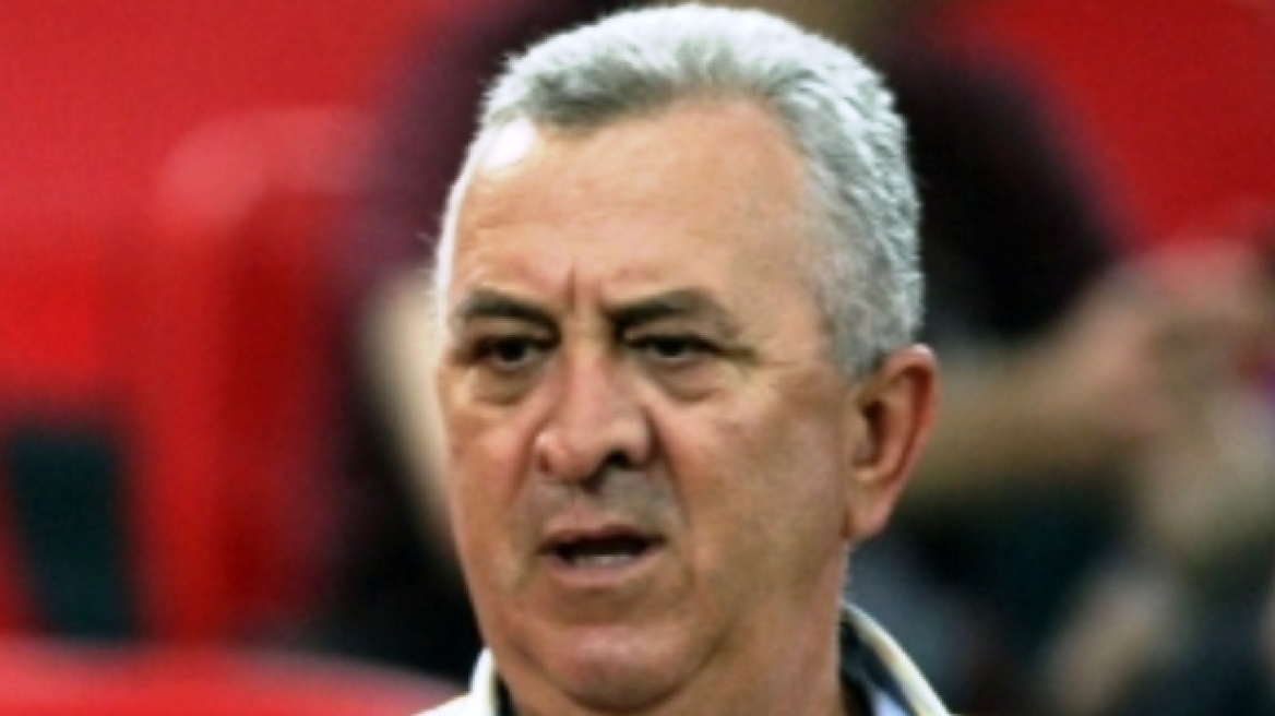 Στον ΛΑΟΣ ο παλαίμαχος του Ολυμπιακού, Πέτρος Καραβίτης