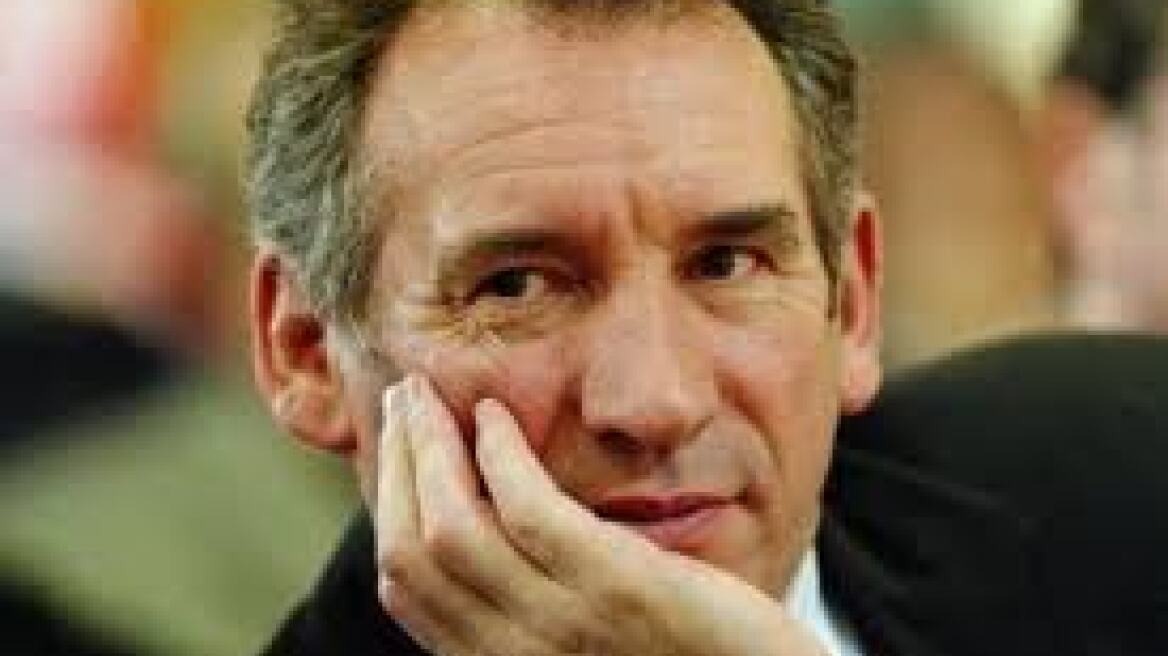 Μπαϊρού: Ο Σαρκοζί επικυρώνει τις θέσεις της άκρας δεξιάς