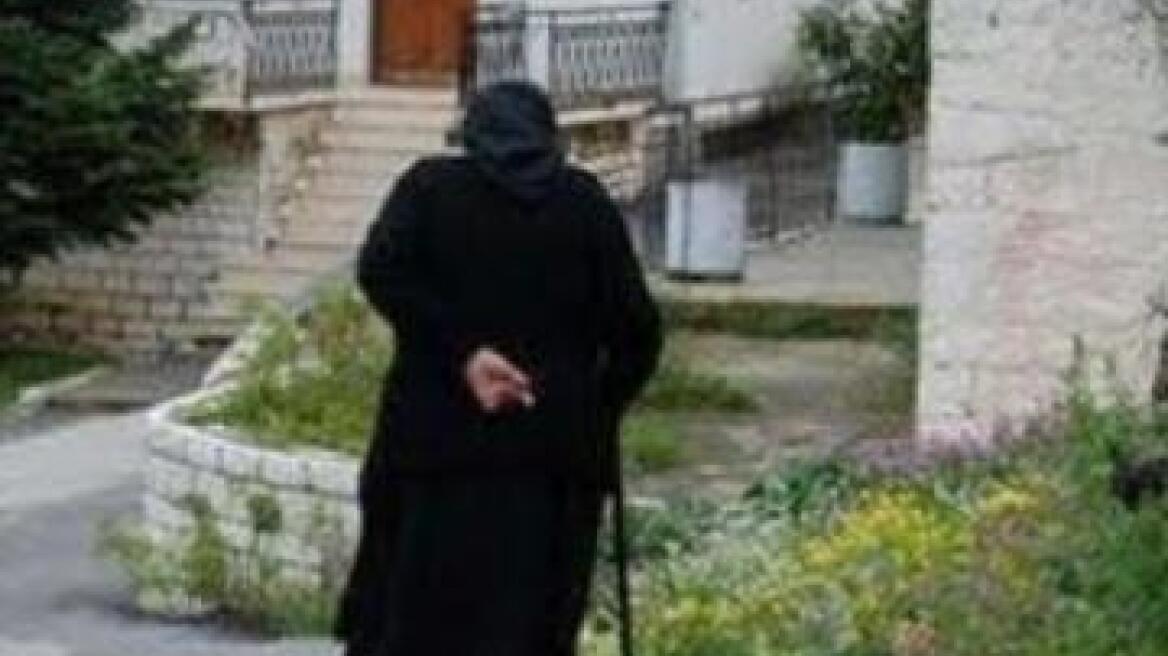 Ηλικιωμένη βρήκε τους ληστές μέσα στο σπίτι 