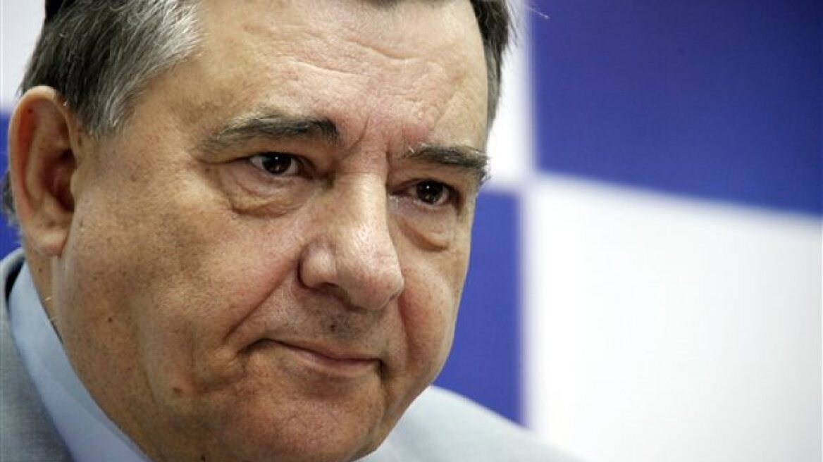 Καρατζαφέρης: Ευχές με... αιχμές στον Σαμαρά 