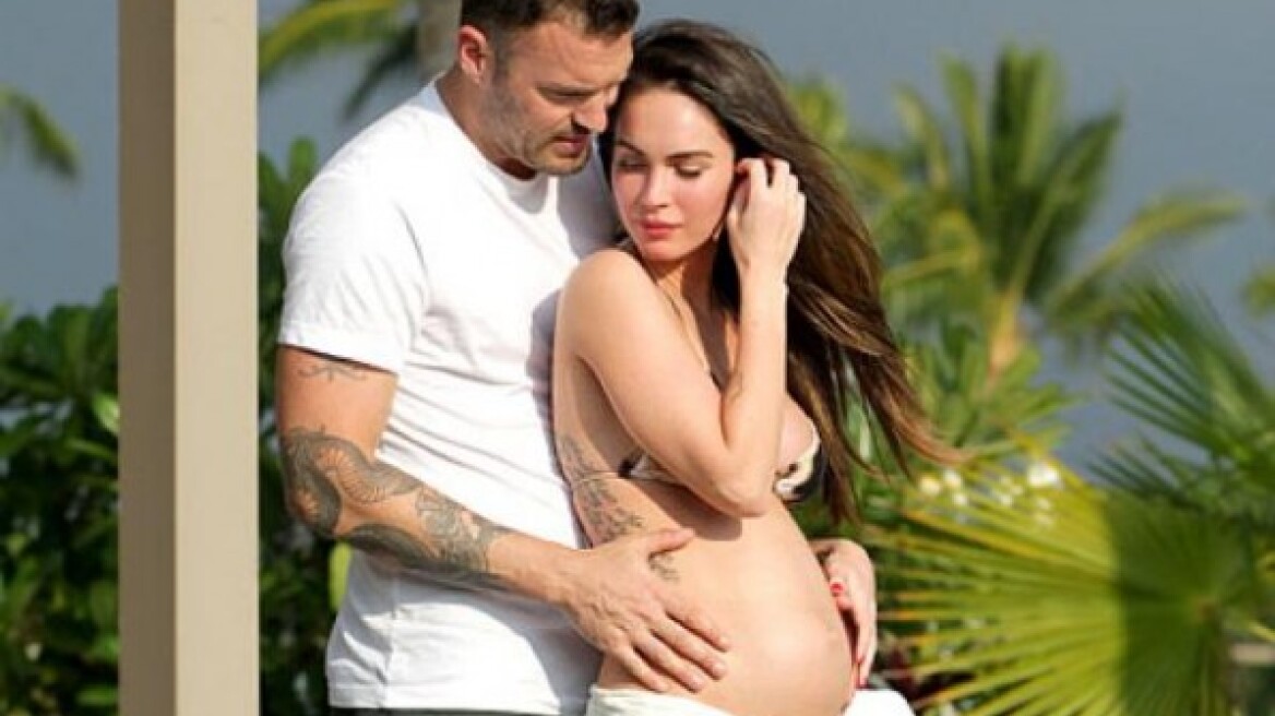 Ο πελαργός ήρθε μέσω twitter για την Megan Fox!