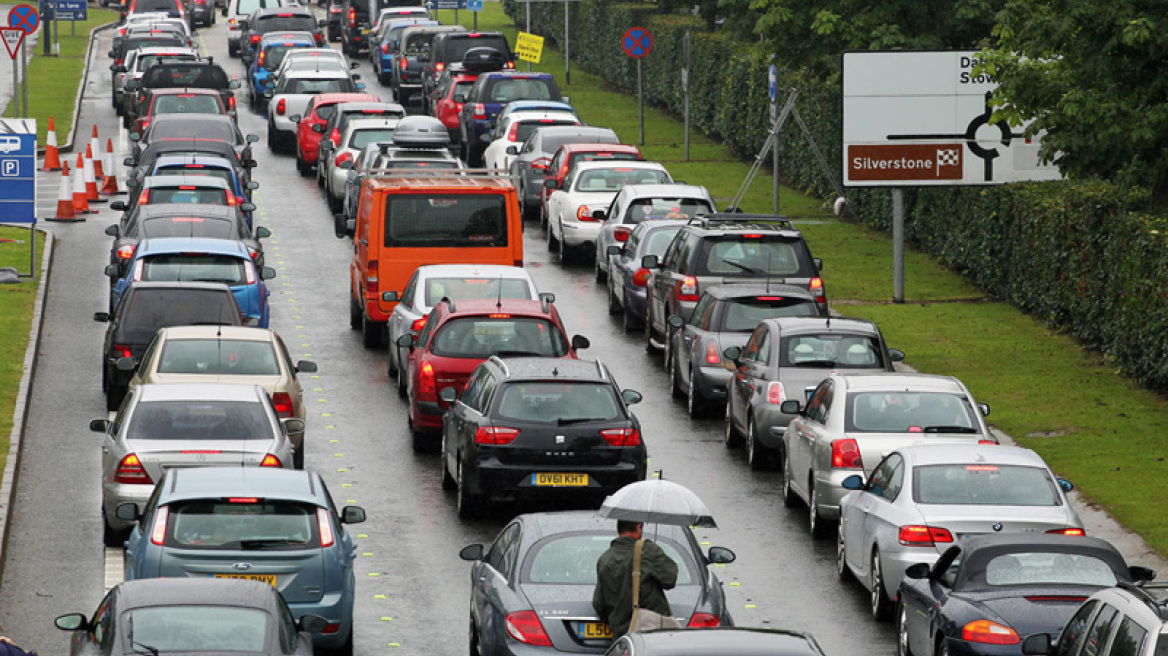 F1: Μην έρθετε σήμερα στο Σίλβερστον!