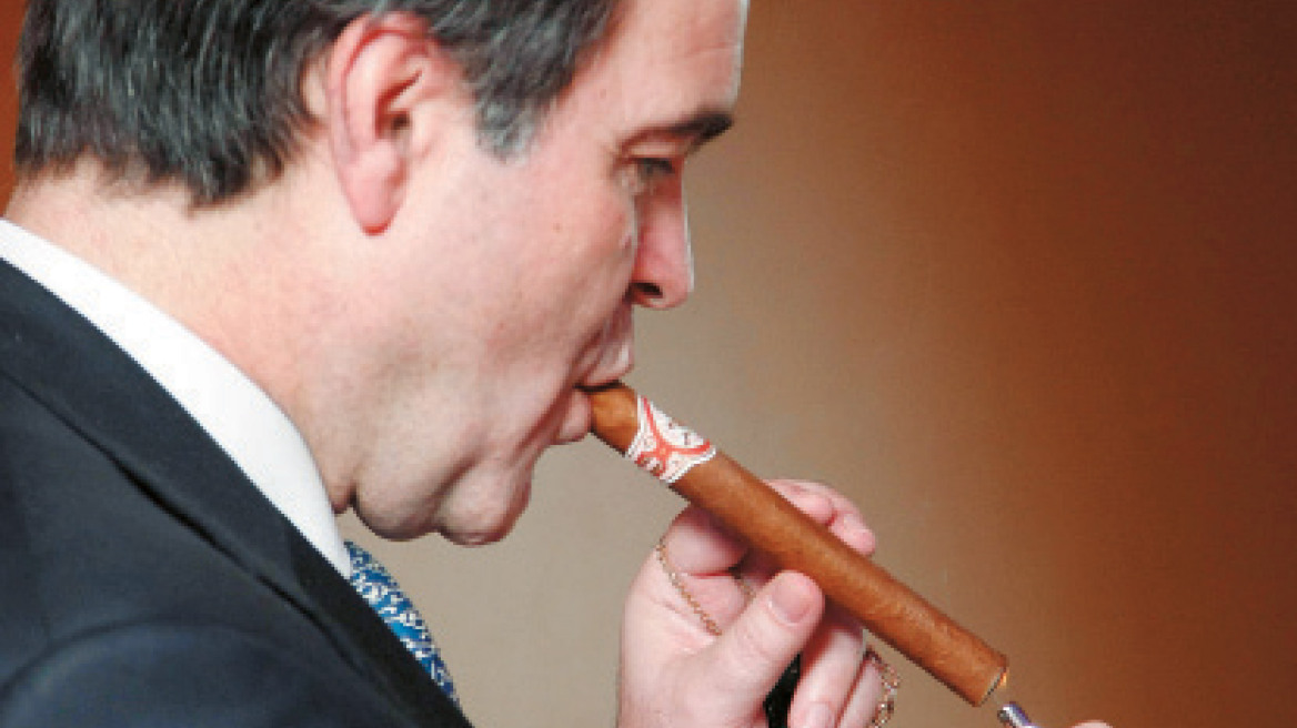 Ο Ελληνας που «μόλυνε» όλη την κυπριακή οικονομία