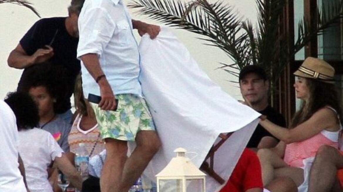 De Niro και Travolta στη Σκιάθο!