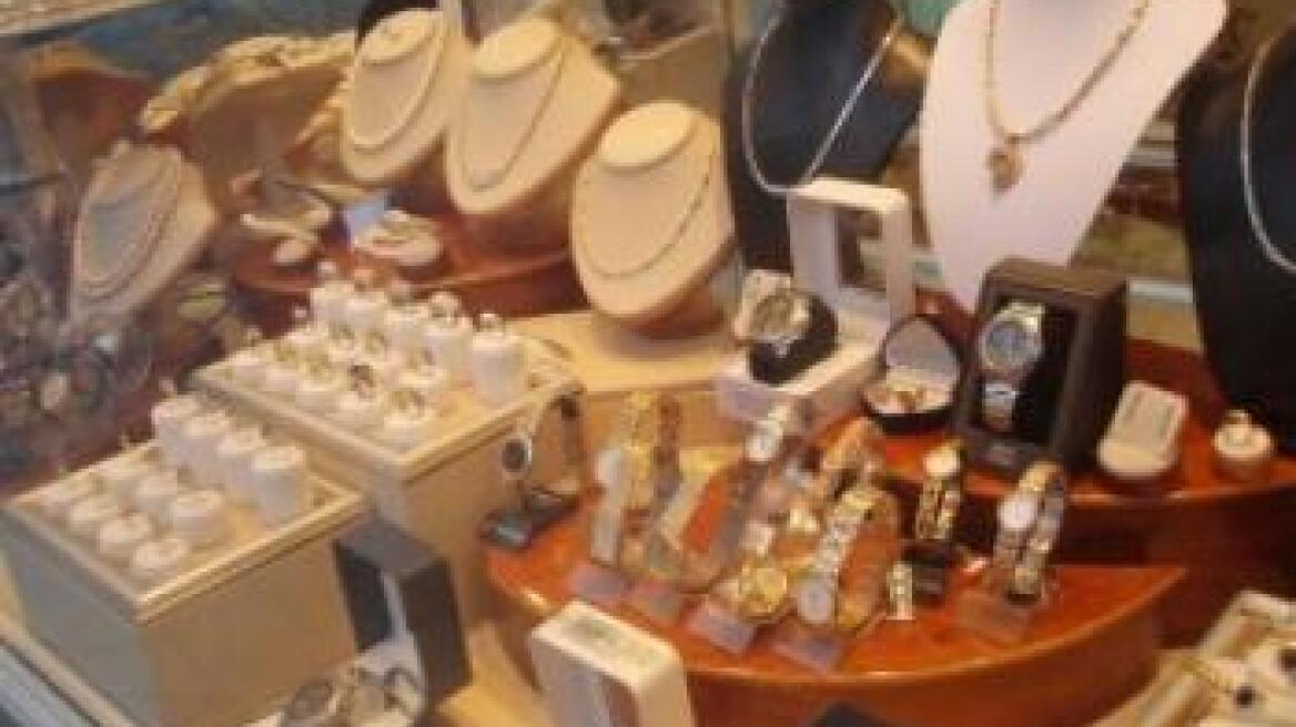 Διάρρηξη σε κοσμηματοπωλείο στη Σταδίου