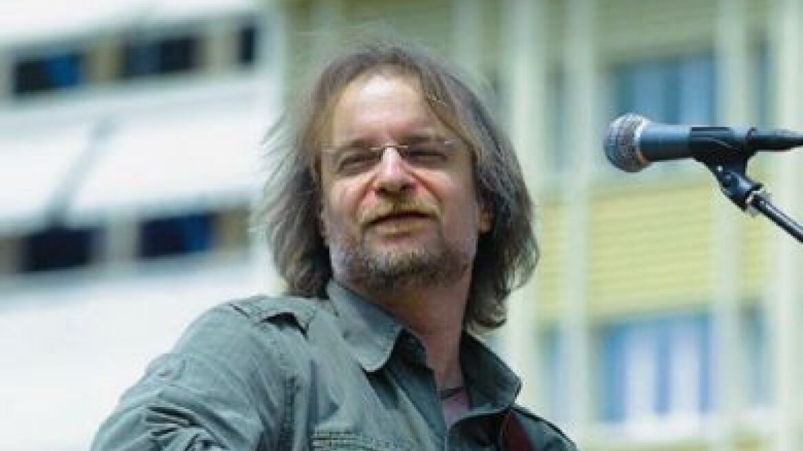 O Μίλτος Πασχαλίδης στο Ανοιχτό άλσος Βεϊκου στο Γαλάτσι 