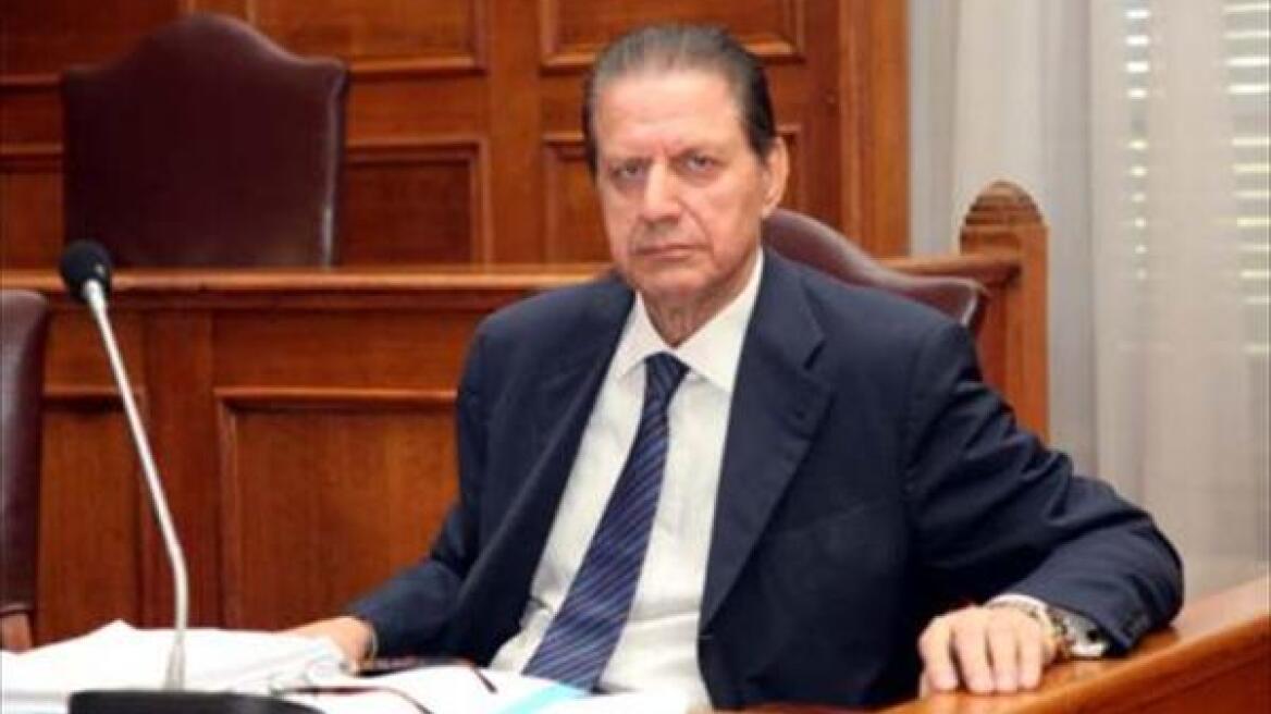 Ο πρόεδρος της μίας μέρας Β. Πολύδωρας διόρισε την κόρη του στη Βουλή!