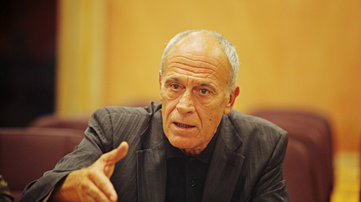 Δημαράς: Όχι στο κούρεμα των μισθών των στρατιωτικών