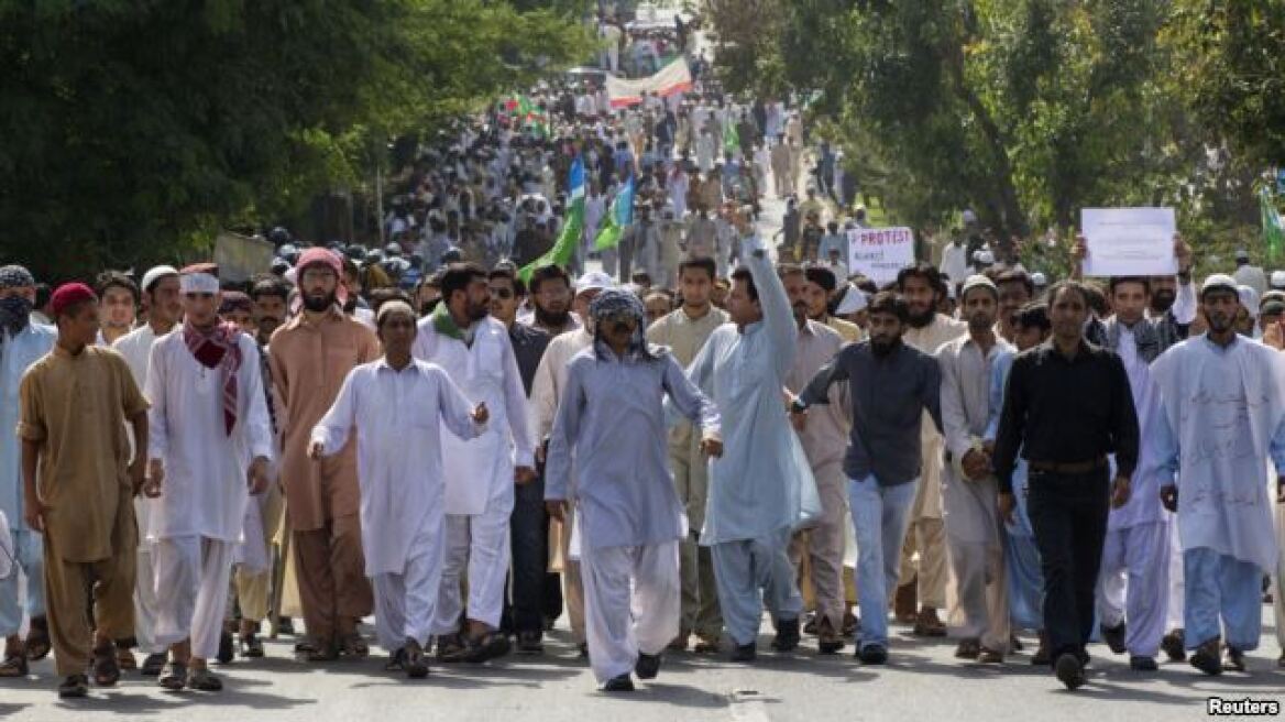 Δεκάδες τραυματίες και νεκροί στο Πακιστάν για τη «βλάσφημη» ταινία 